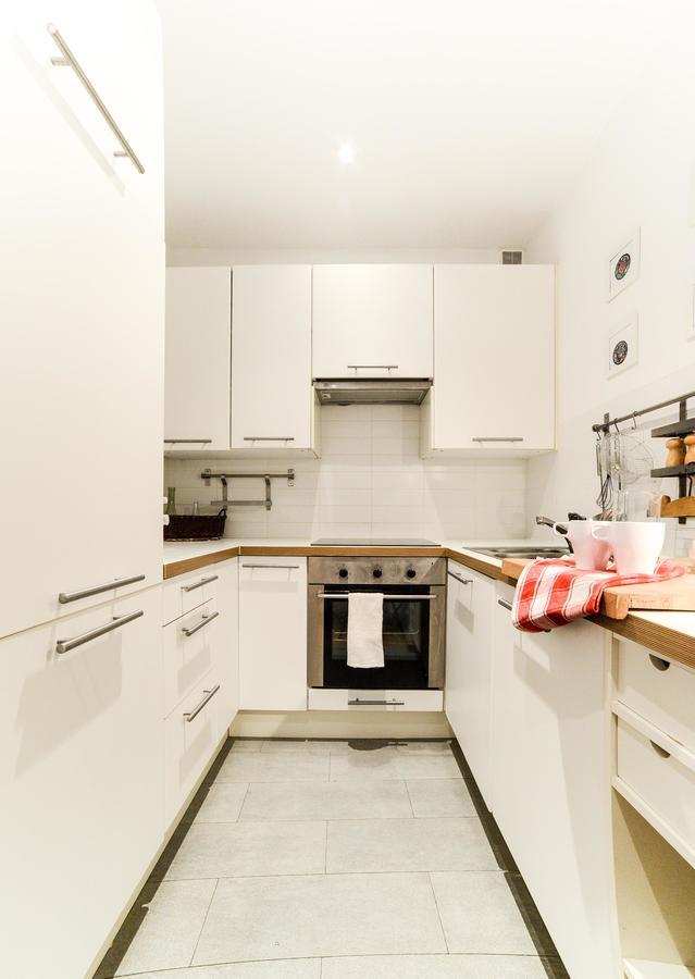 Sunny Apartment In Old Town Varşovia Exterior foto